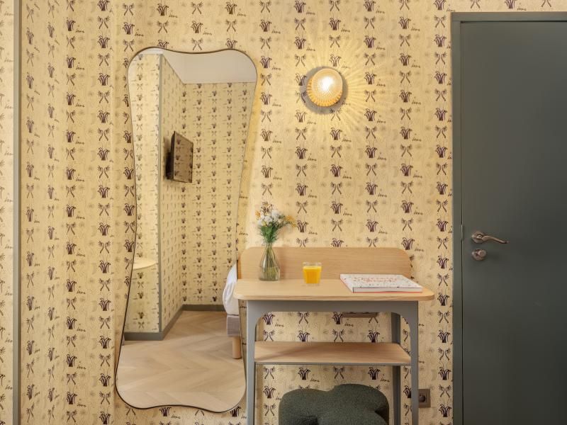 Miss Fuller Hotel - The One Room